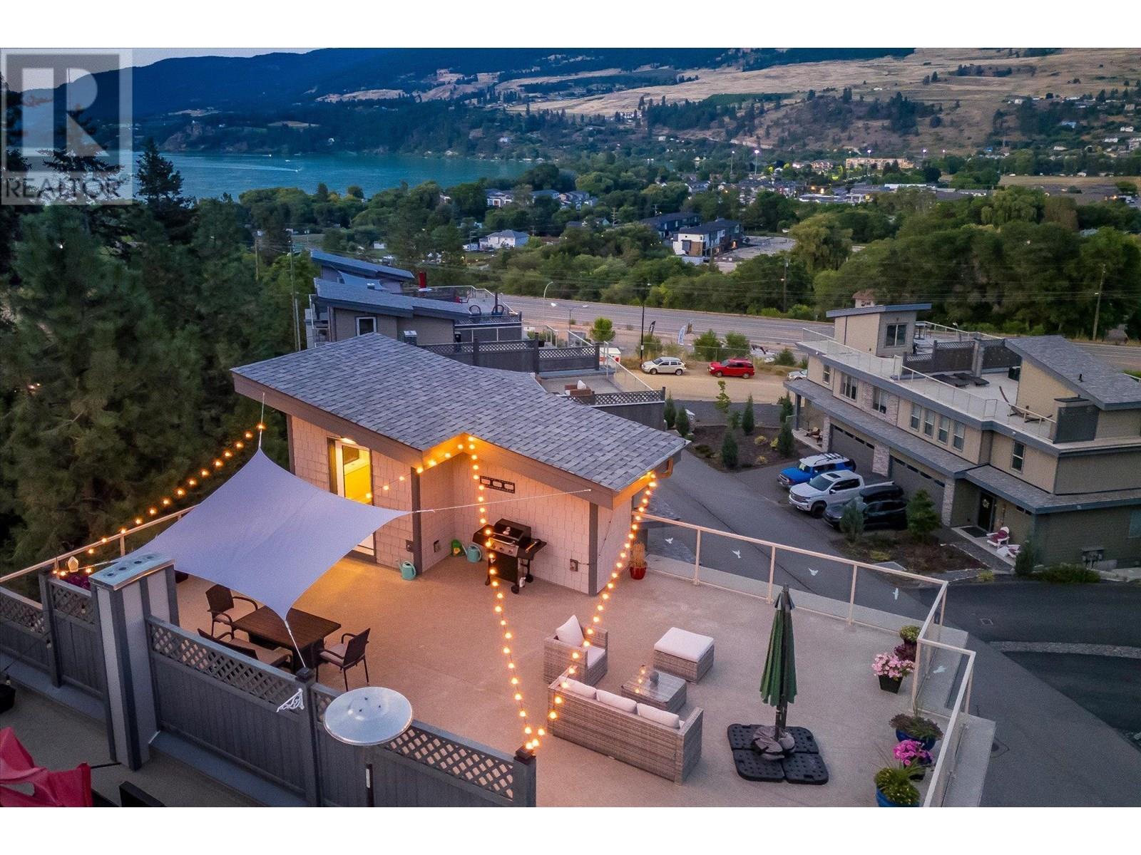 Property Photo: 2893 Robinson Road 11 BC V4V 1H8