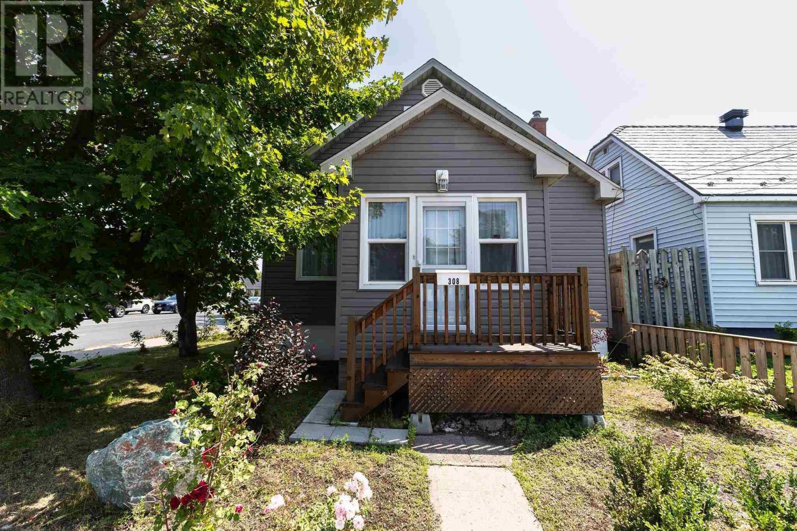 Photo de la propriété: 308 Pine St ON P6A 3Z2