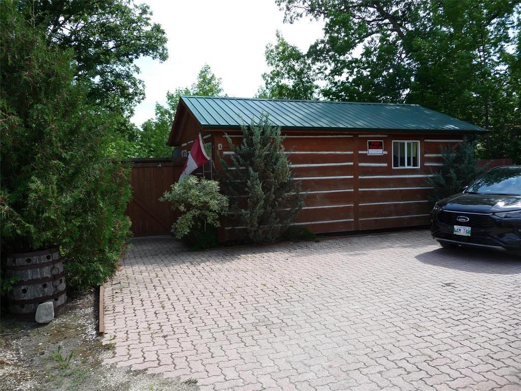 Property Photo: 4 River Road MB R0E 0C0