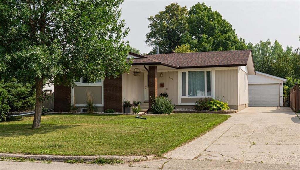 39 Phoebe Street  Portage La Prairie MB R1N 3E9 photo