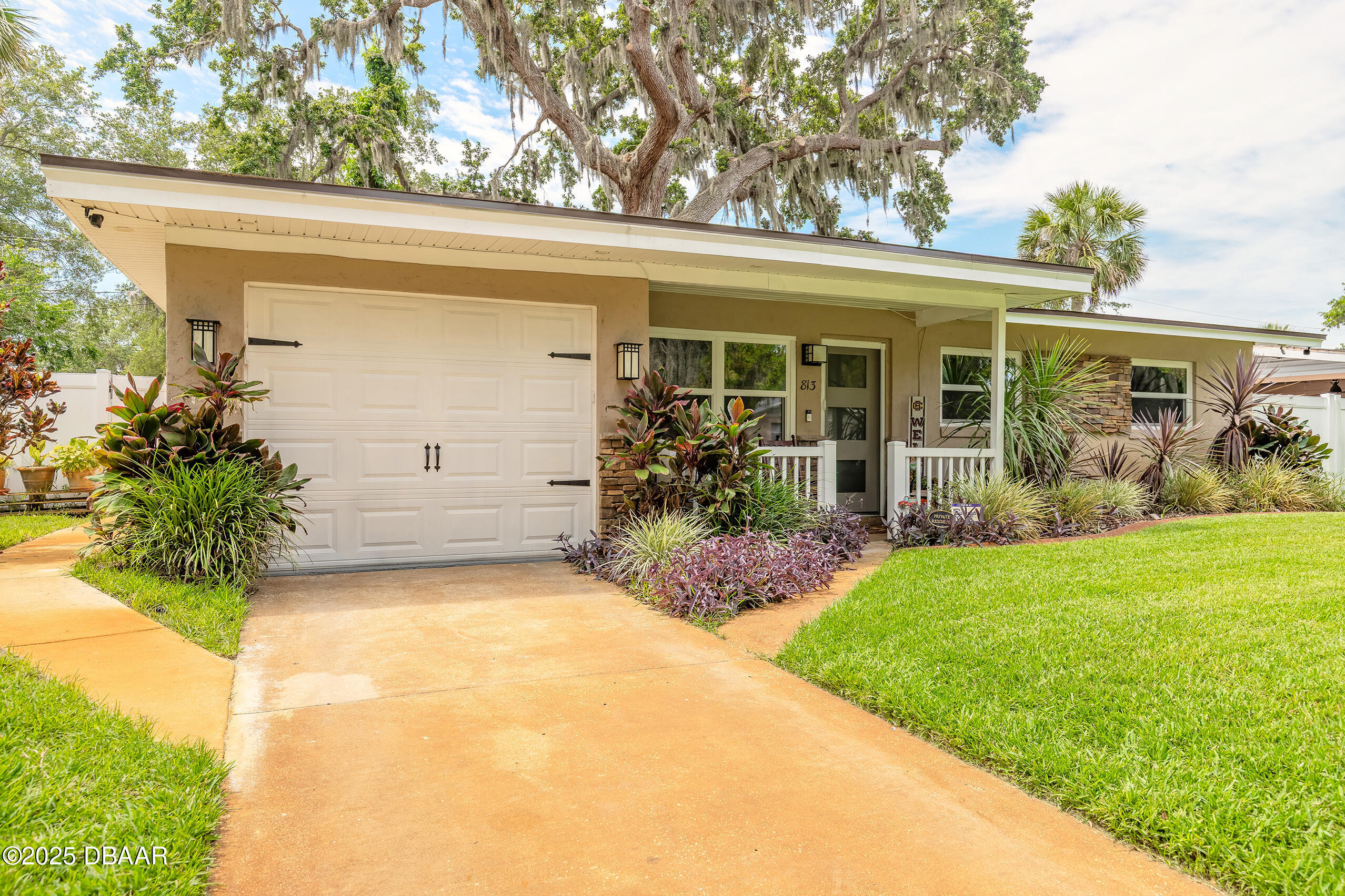 813 N Kottle Circle N  Daytona Beach FL 32114 photo