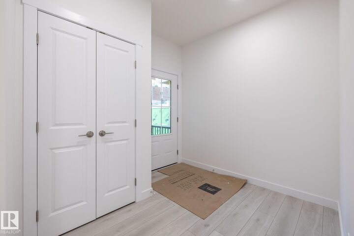 Photo de la propriété:  316 27 Street SW  AB T6X 3H9 