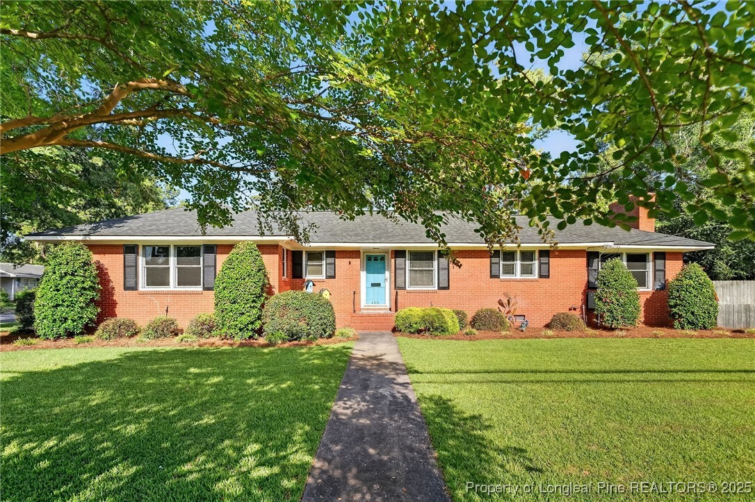 Property Photo:  2001 N Rowland Avenue  NC 28358 