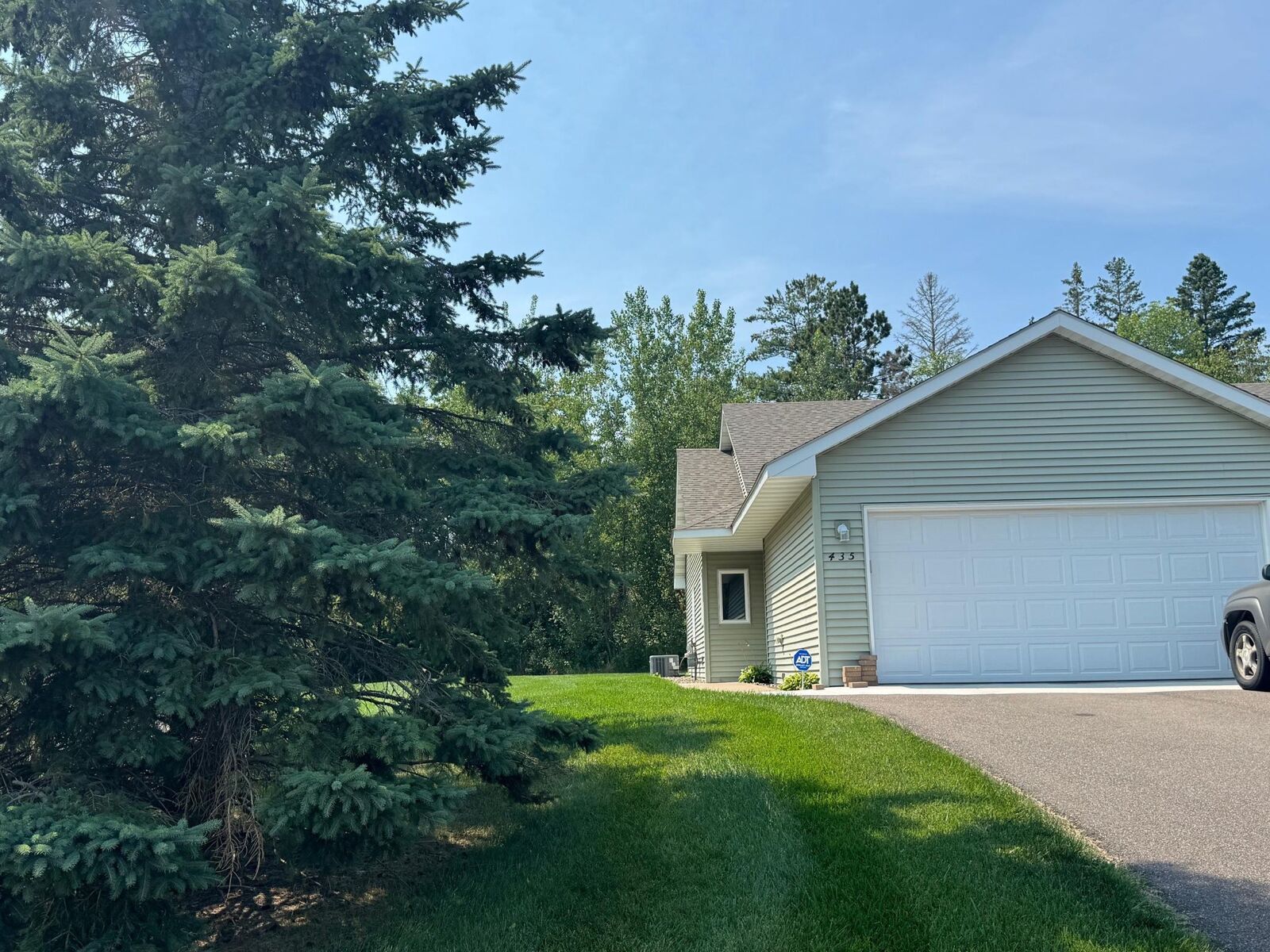Property Photo:  435 Maplewood Court  MN 56342 