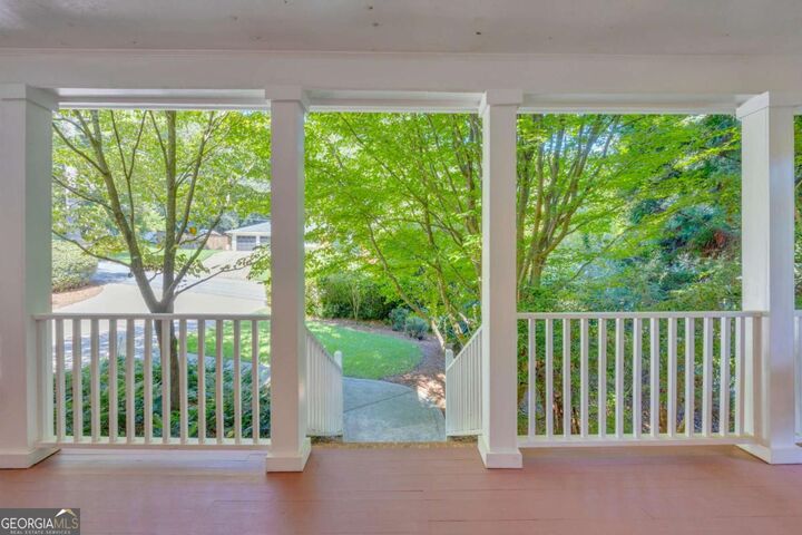 Property Photo:  127 Chestnut Lane  GA 30606 