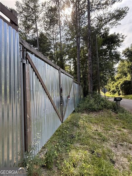 Property Photo: 164 Oak Beach Drive SE GA 30101