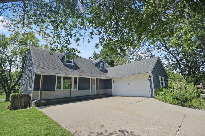 Property Photo: 4213 Glen Oaks Drive IN 46307
