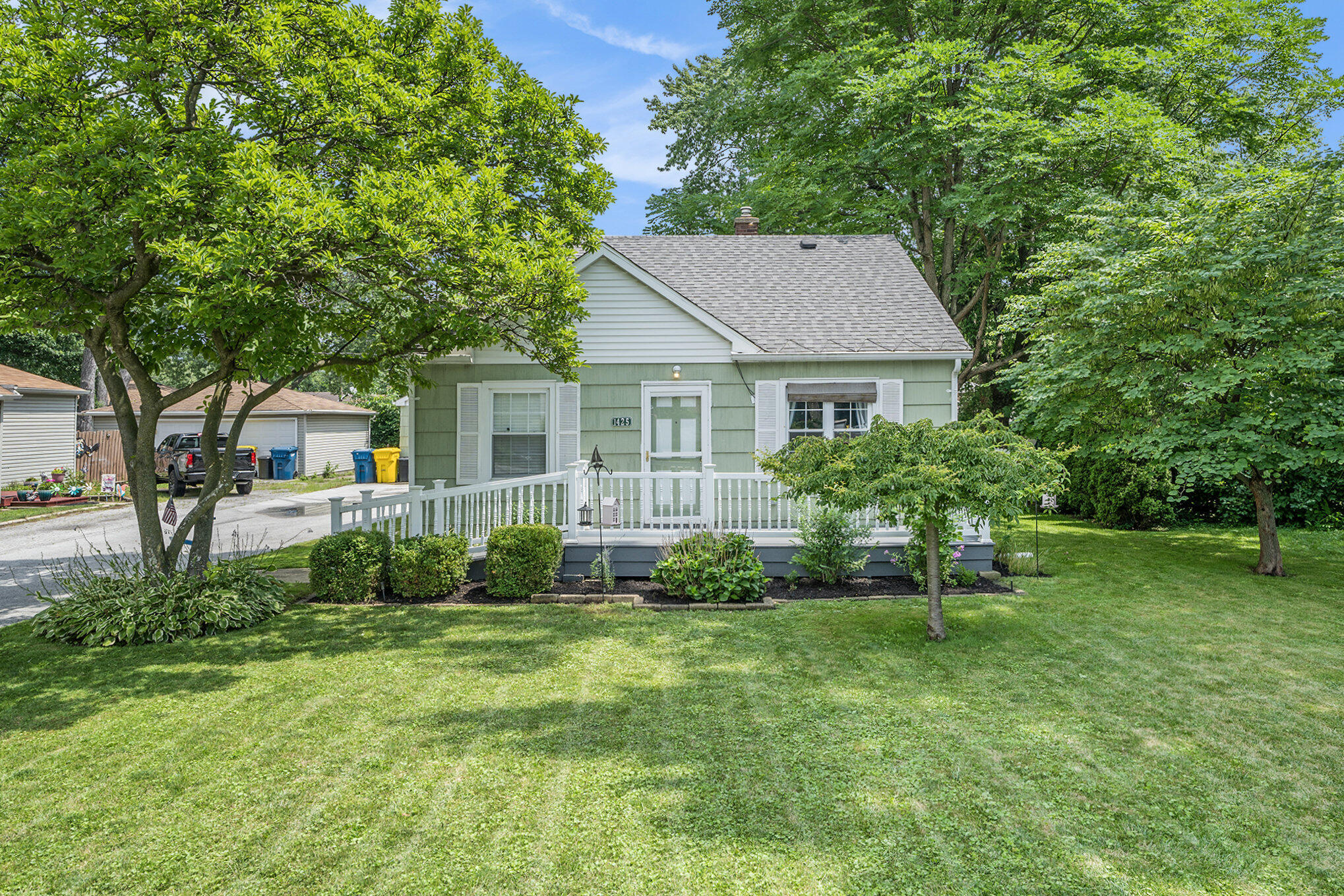 Property Photo: 1425 N Cline Avenue IN 46319