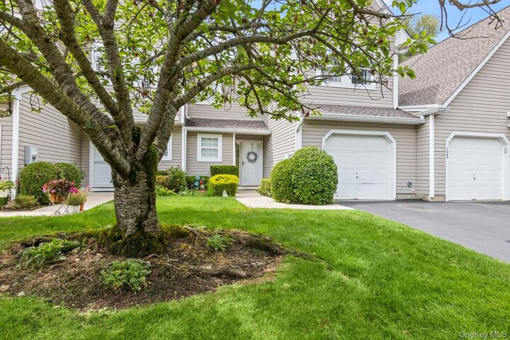 Property Photo:  124 Erin Lane  NY 11733 