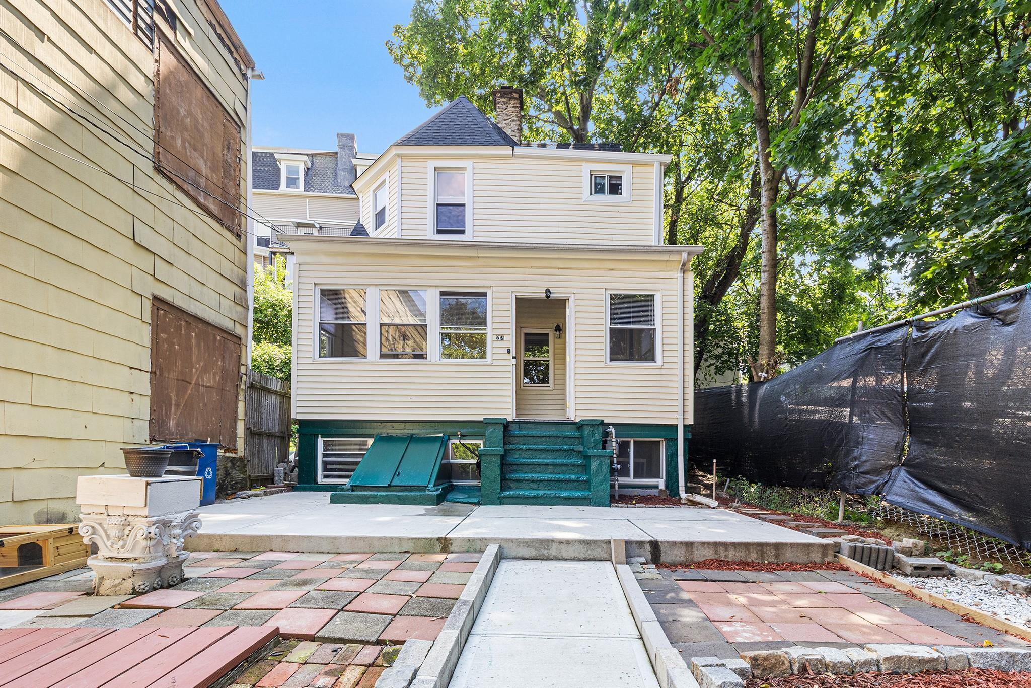 Property Photo:  264 Woodworth Avenue  NY 10701 