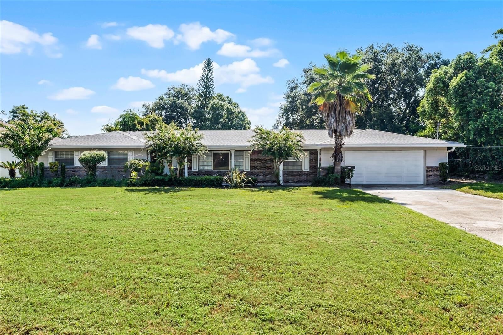 Property Photo:  411 Rock Lake Drive  FL 32805 