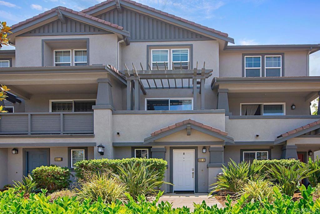 Property Photo:  16937 Hutchins Lndg 82  CA 92127 