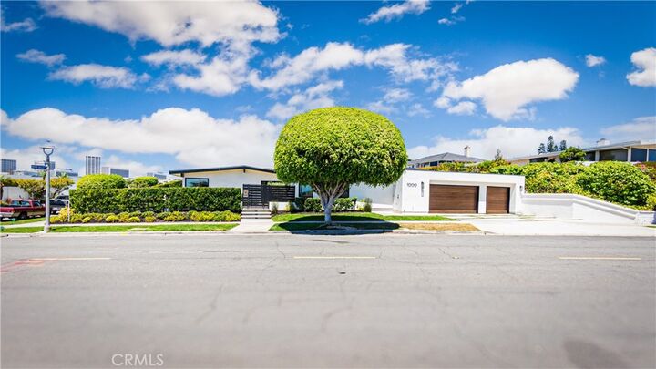 Property Photo:  1000 White Sails Way  CA 92625 