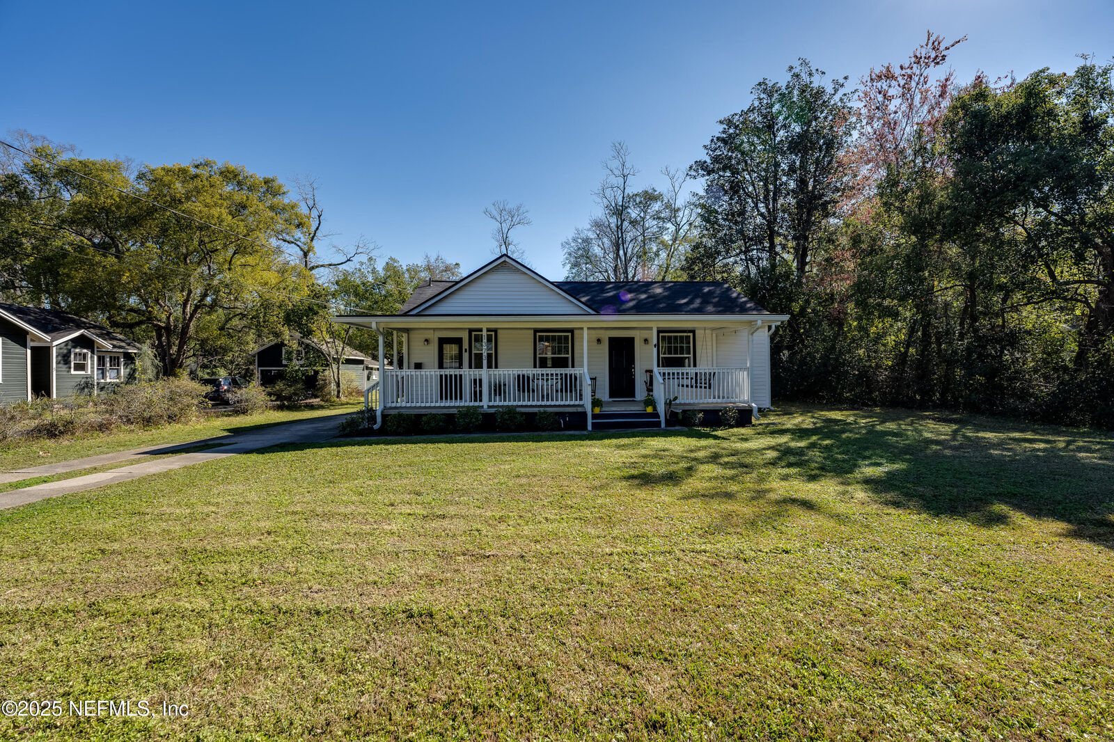 Property Photo: 1373 Murray Drive FL 32205