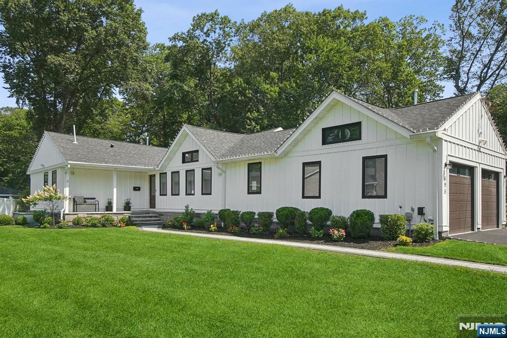 Property Photo:  695 Terhune Road  NJ 07450 