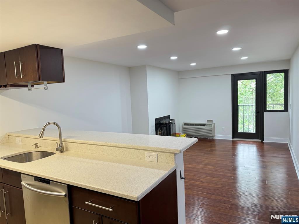 Property Photo:  55 Clinton Place 502  NJ 07601 