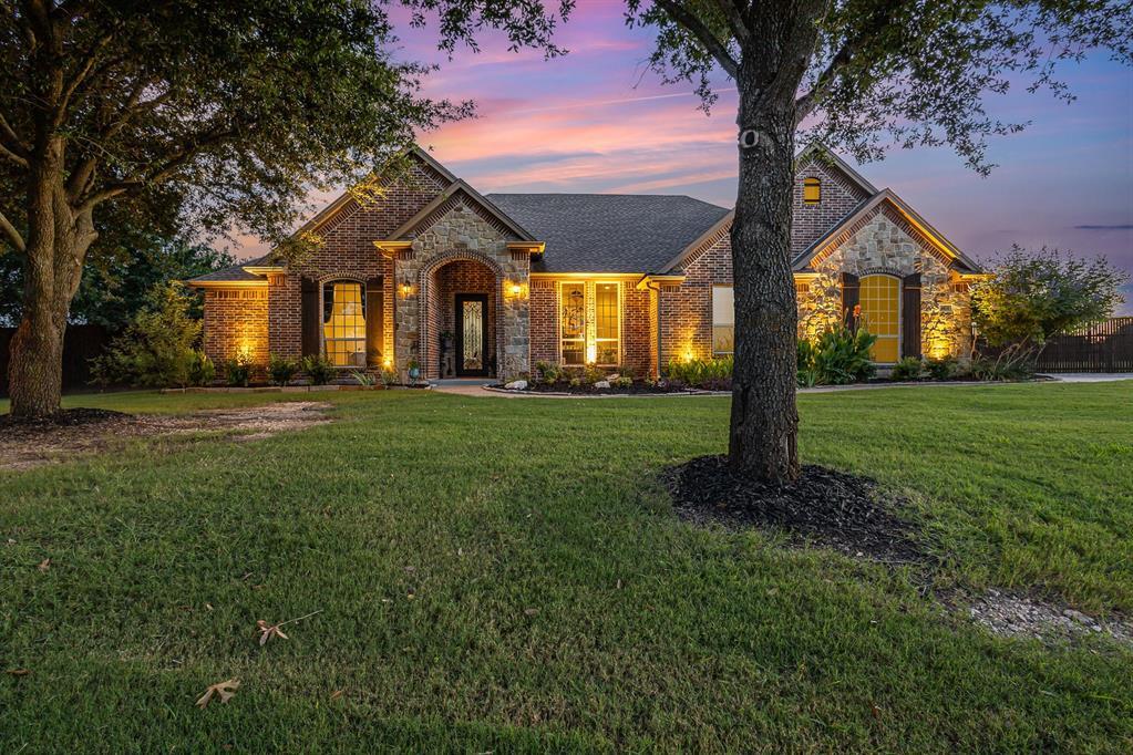 Property Photo: 4031 Josh Court TX 76065