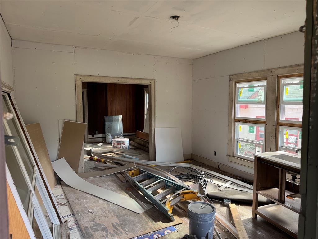 Property Photo: 233 W 73 Street LA 71106