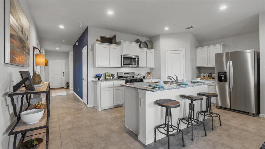 Property Photo:  924 Bent Birch Drive  TX 76131 