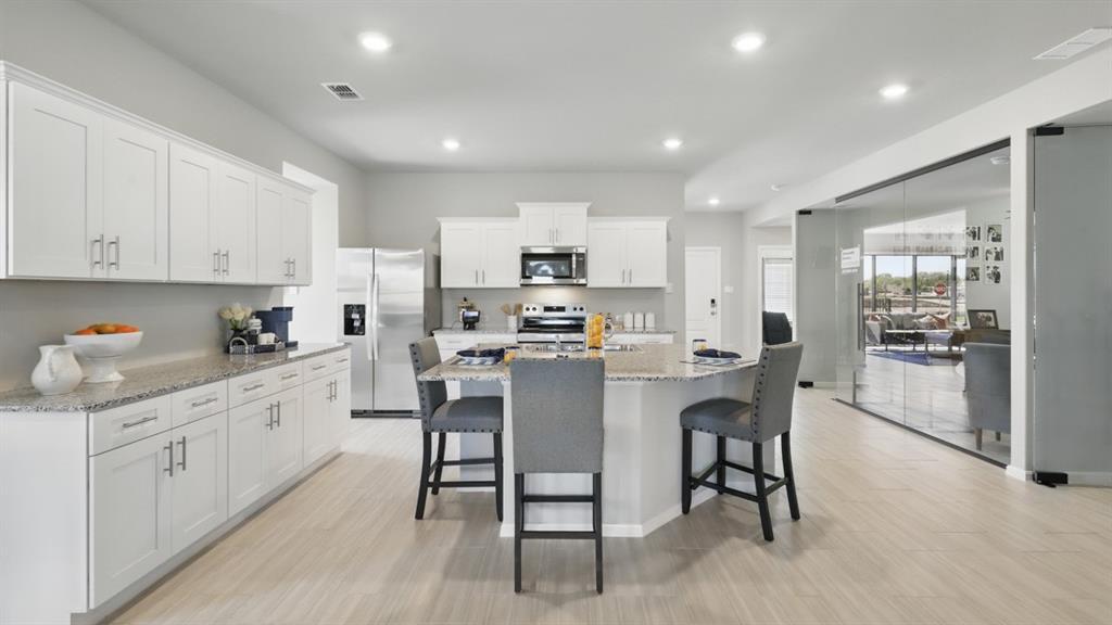 Property Photo:  449 Kaufman Drive  TX 76020 