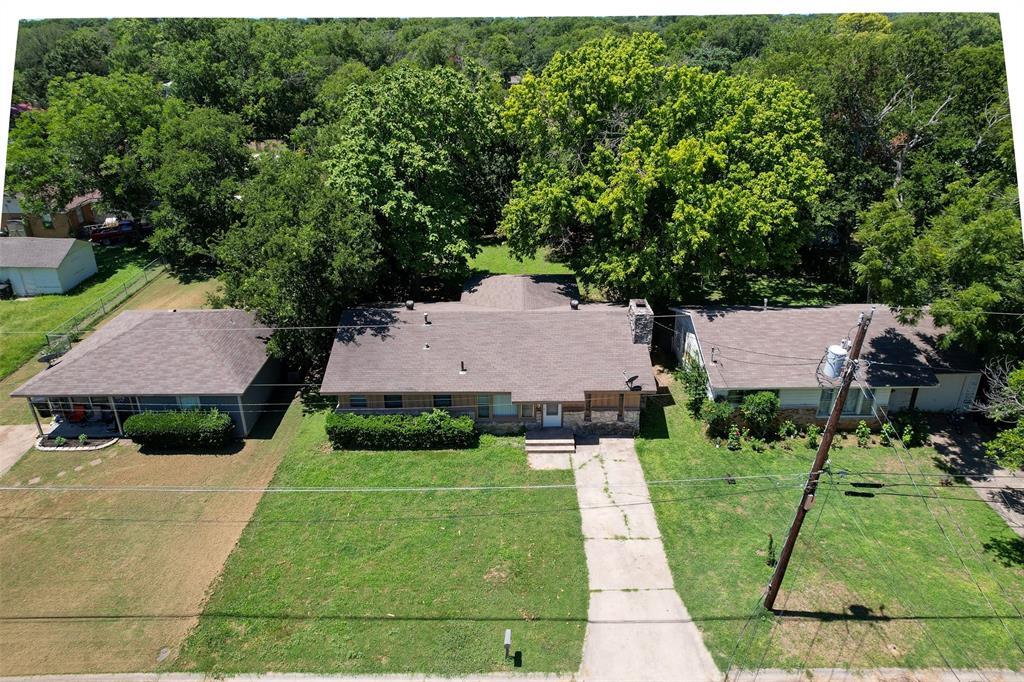 Property Photo: 607 N Wood Street TX 76033