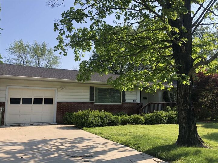 Property Photo: 1210 W Cherry Street AR 72756