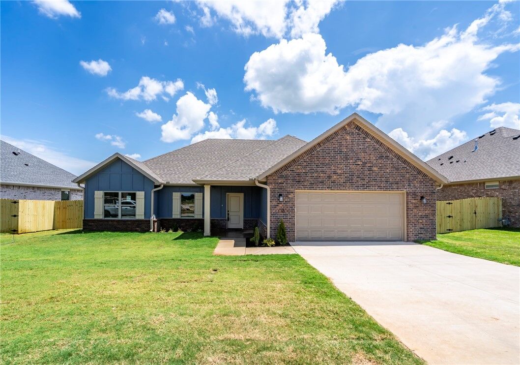 Property Photo: 110 N Banner Avenue AR 72730