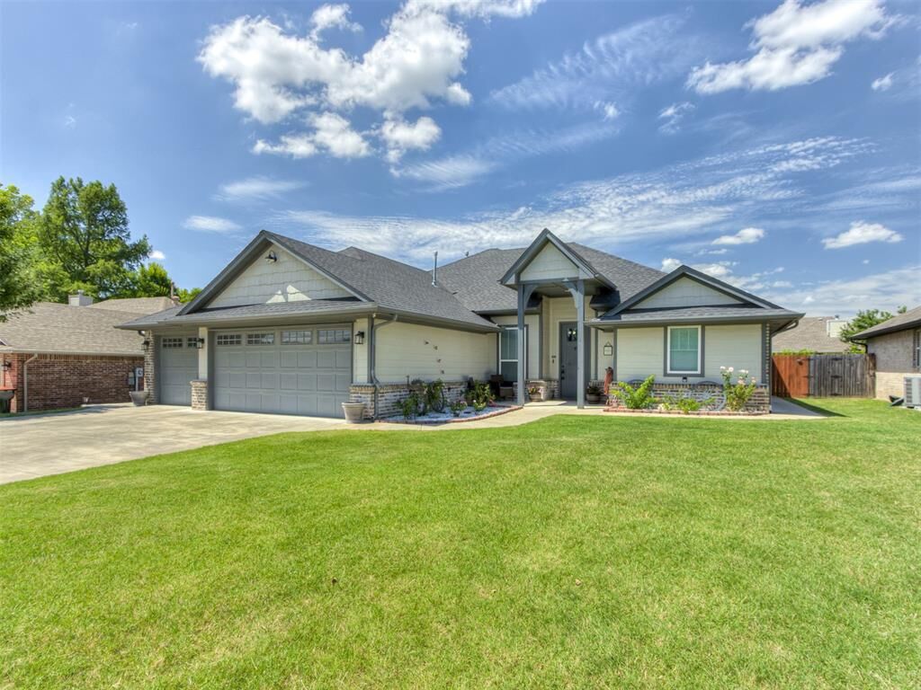 Property Photo:  20629 Twisted Oak Road  OK 73045 