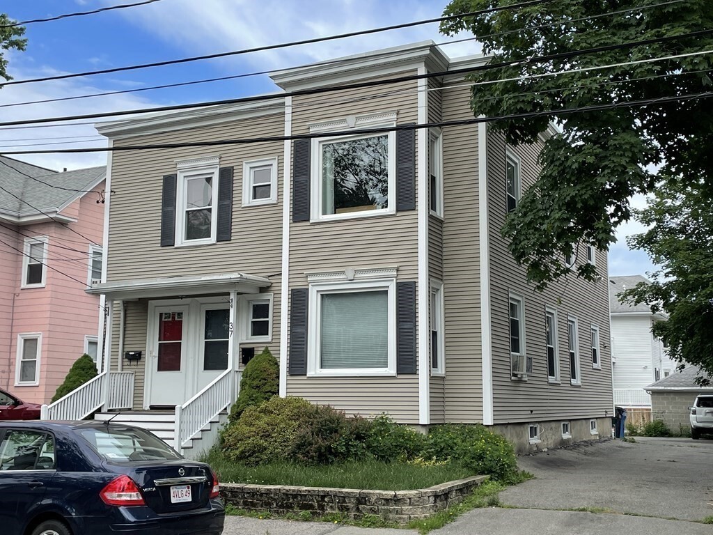 Property Photo: 37 Francis St 1 MA 02451