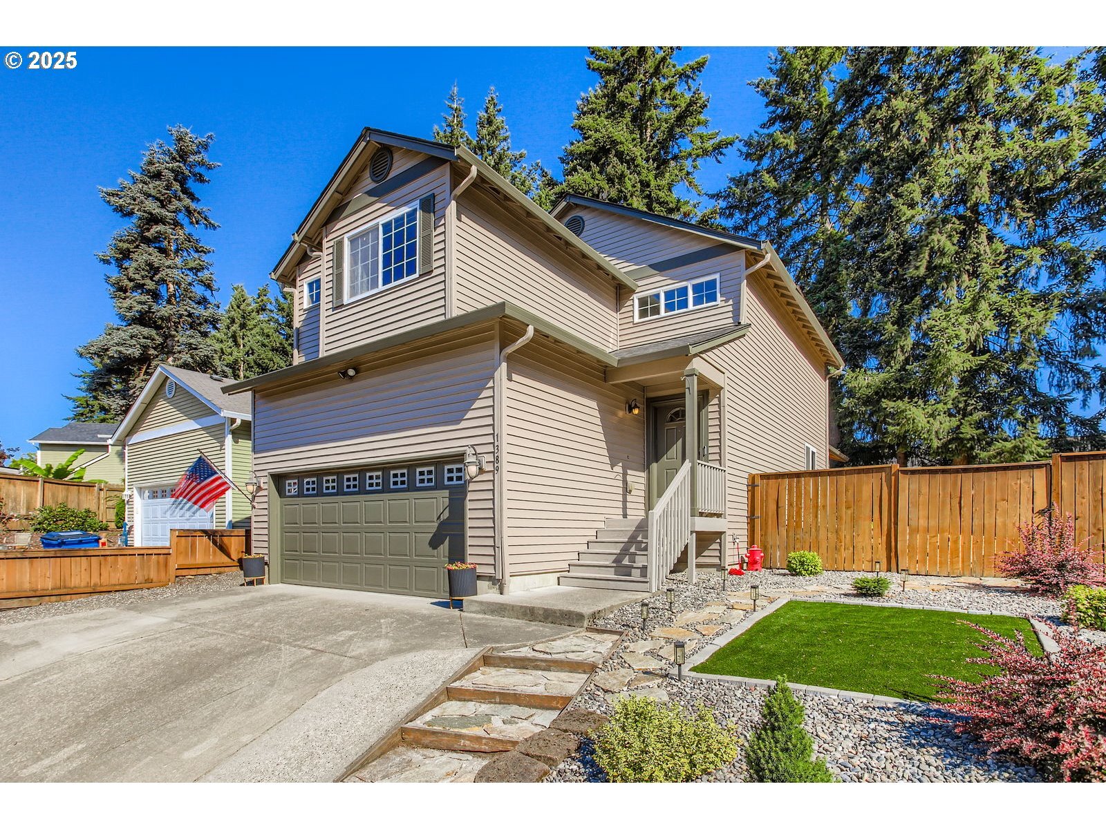 Property Photo: 1389 N 24th Ct WA 98671