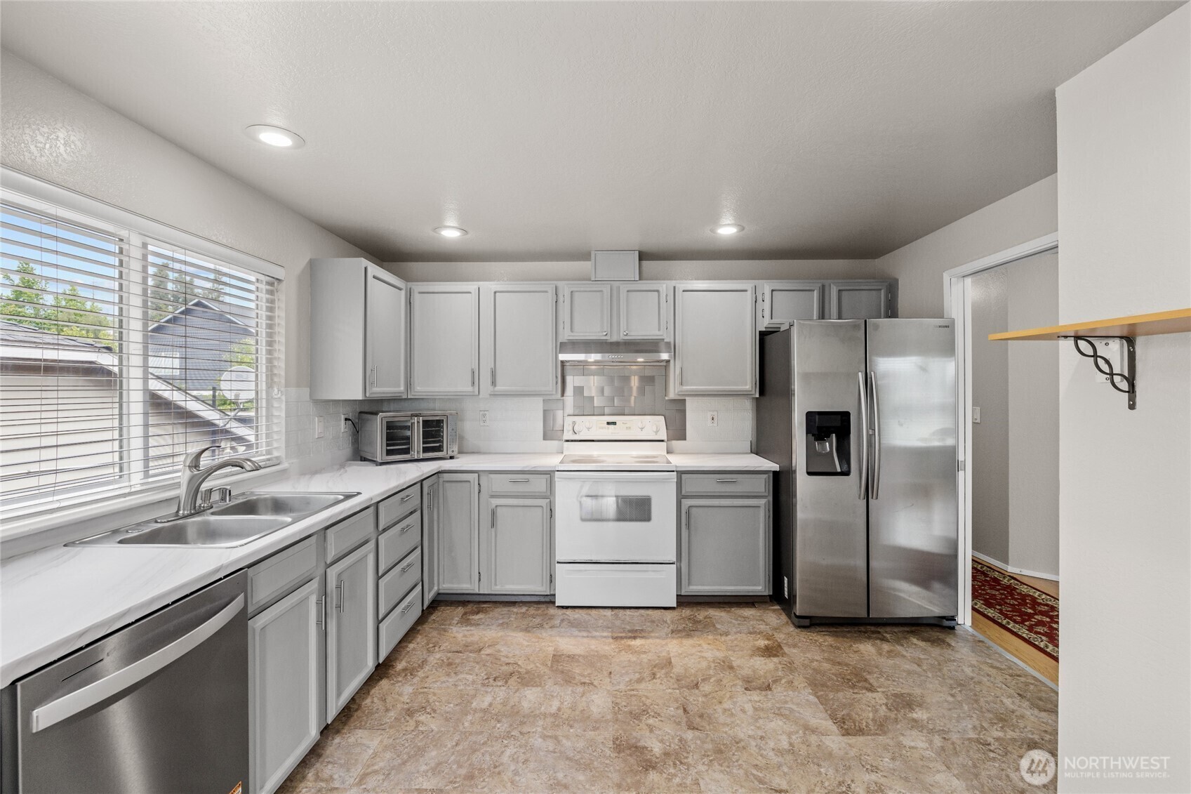 Property Photo:  742 N 103rd Street  WA 98133 