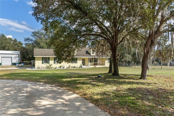 Property Photo: 8737 S Rock Point FL 34436