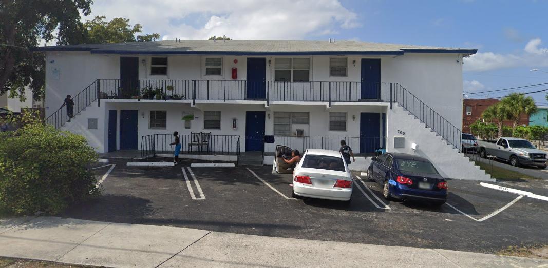 Property Photo: 705 11th Street 5 FL 33401