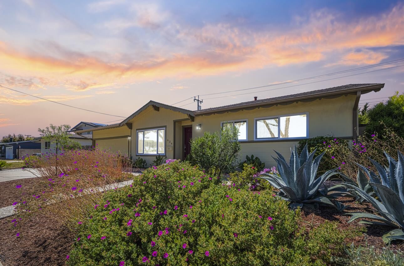 Property Photo:  624 Hartnell Street  CA 93901 