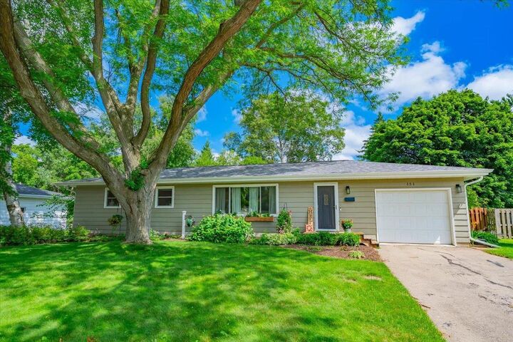 151 Sterling Drive  Oregon WI 53575 photo