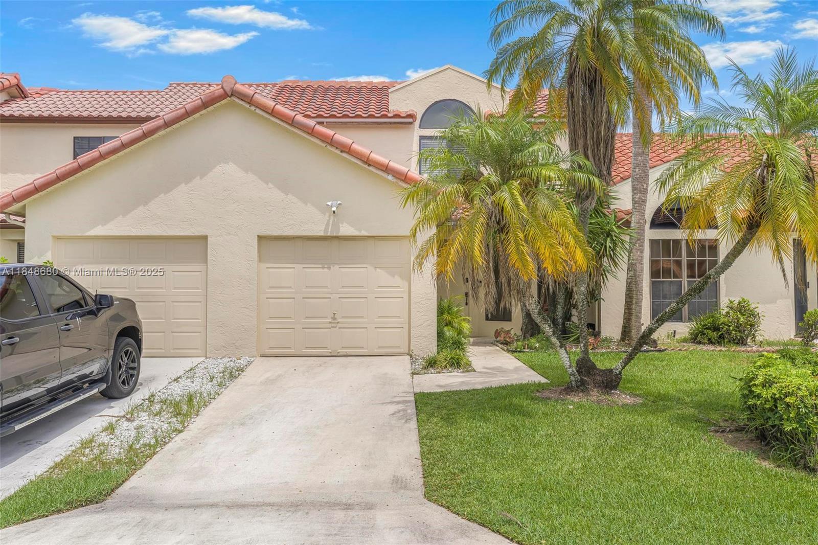 Property Photo: 18574 Woodstream Dr FL 33498