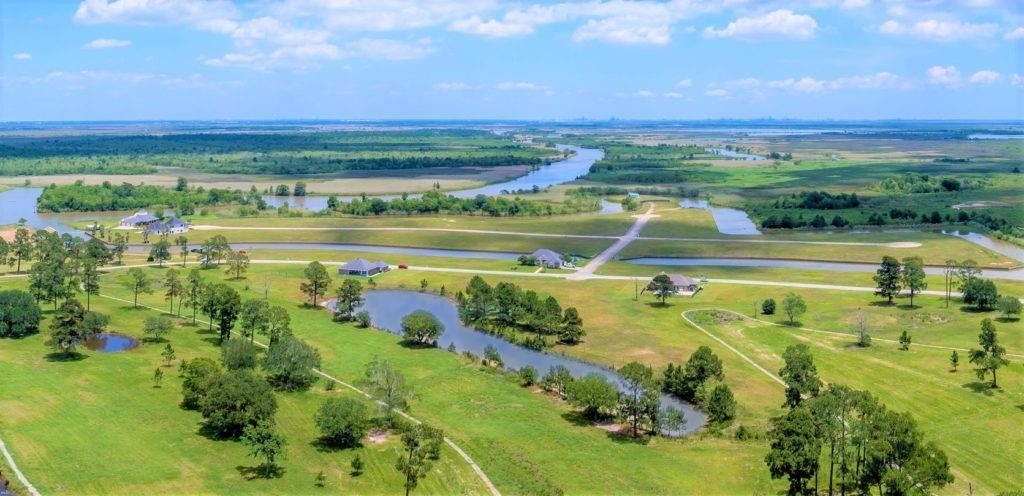 Property Photo: 1335 Alice Lane TX 77705