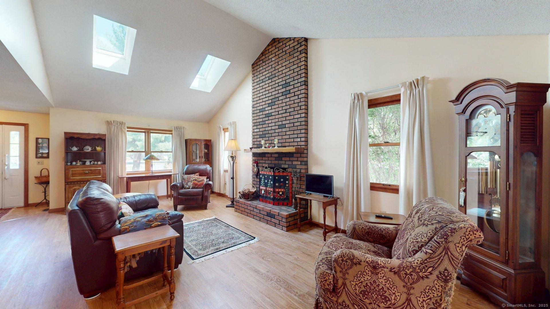 Property Photo:  193 Oldefield Farms 193  CT 06082 