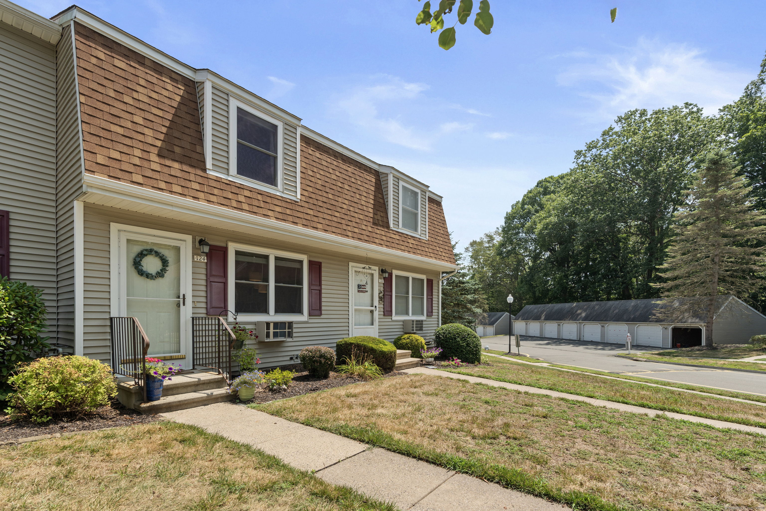 Property Photo: 124 Brentwood Drive 124 CT 06492