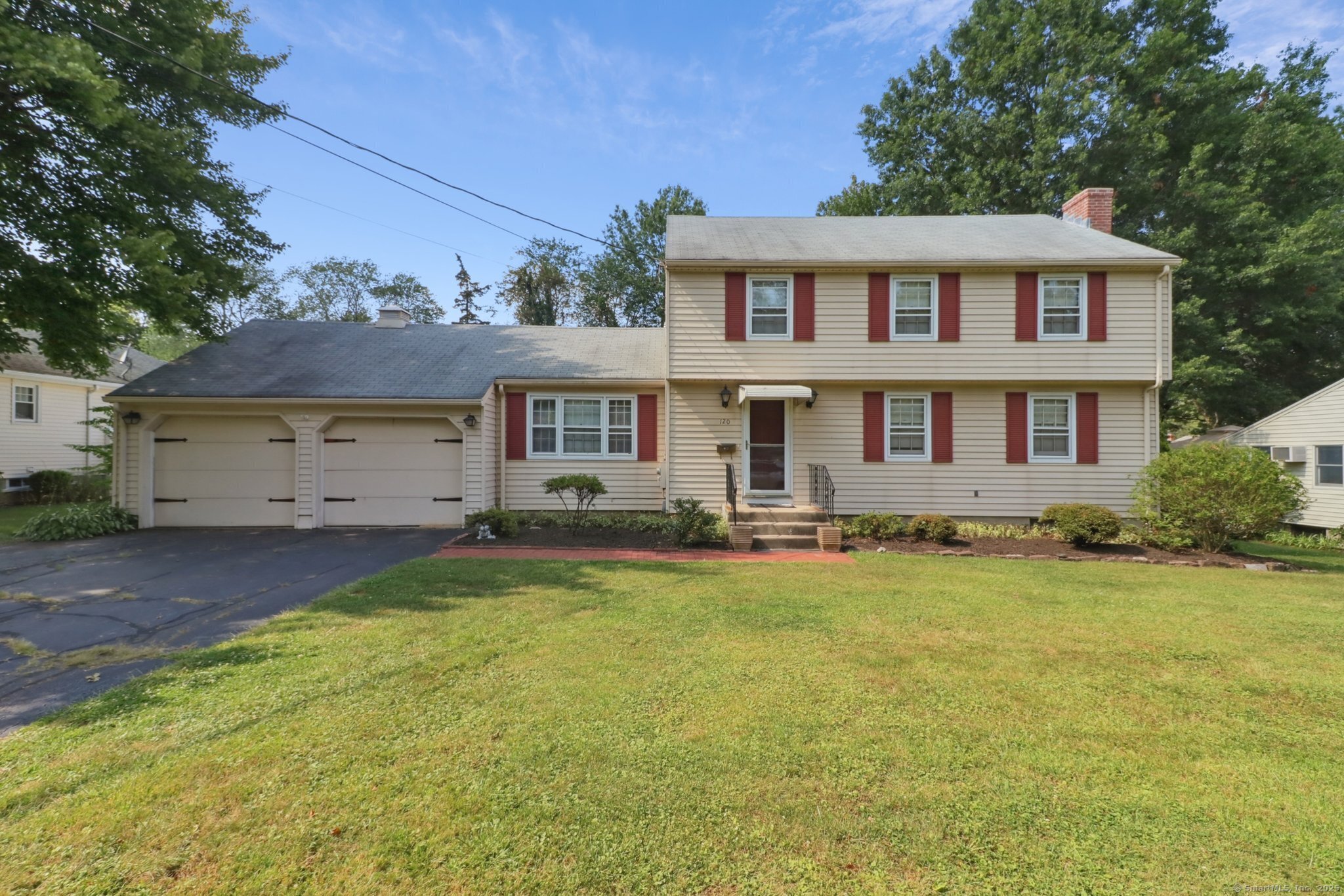 Property Photo: 120 Dale Road CT 06109