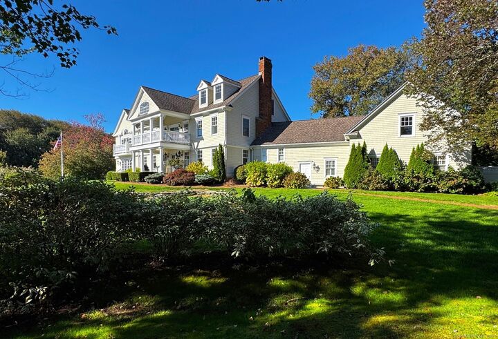 Property Photo:  10 Middle Beach Road West  CT 06443