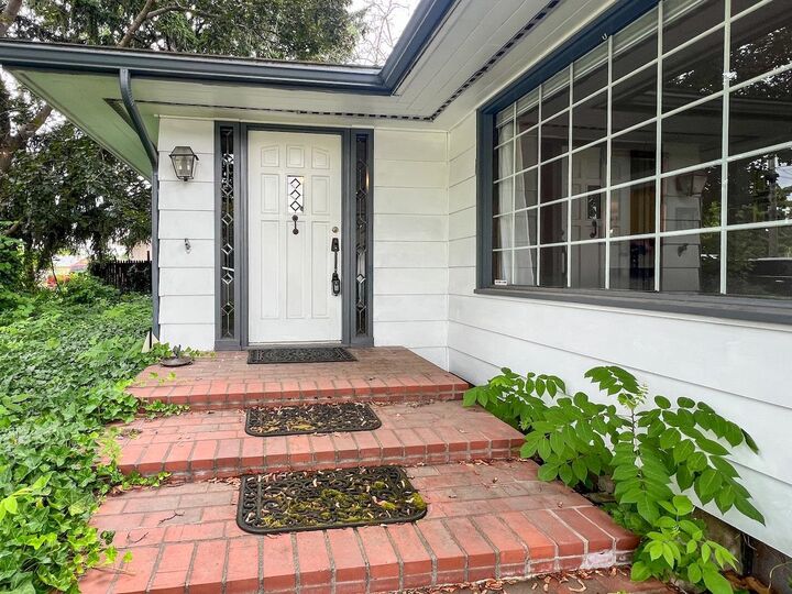 Property Photo:  8408 E Boone Ave  WA 99212 