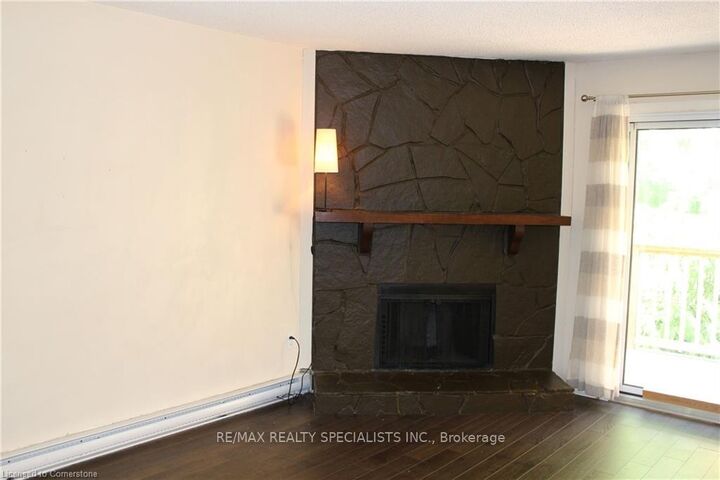 Photo de la propriété: 2701 Aquitaine Avenue ON L5N 2H7