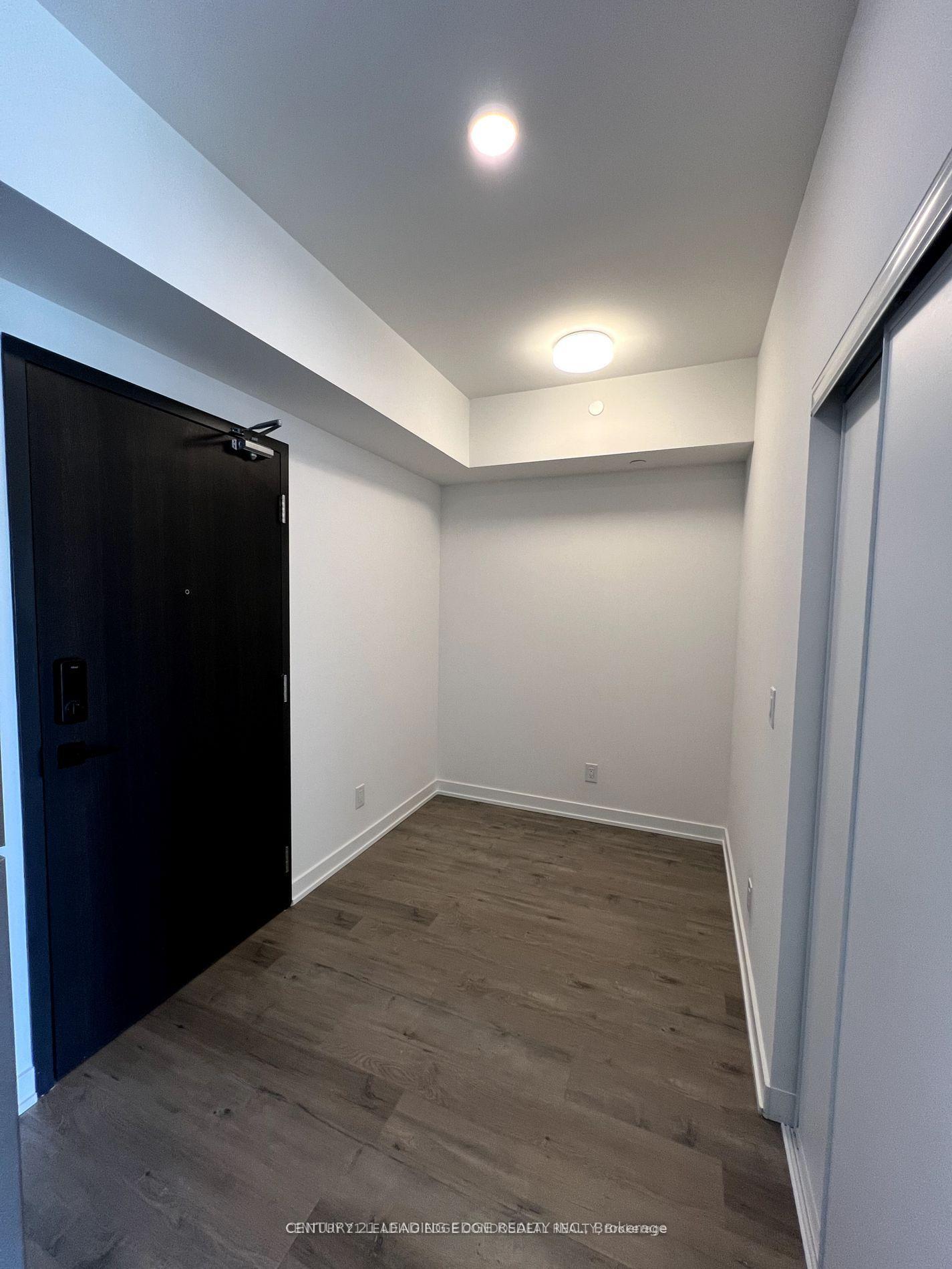 Property Photo: 56 Lakeside Terrace 613 ON L4M 0L4
