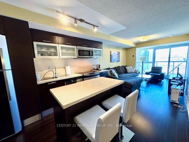 Photo de la propriété: 386 Yonge Street 2312 ON M5B 0A5