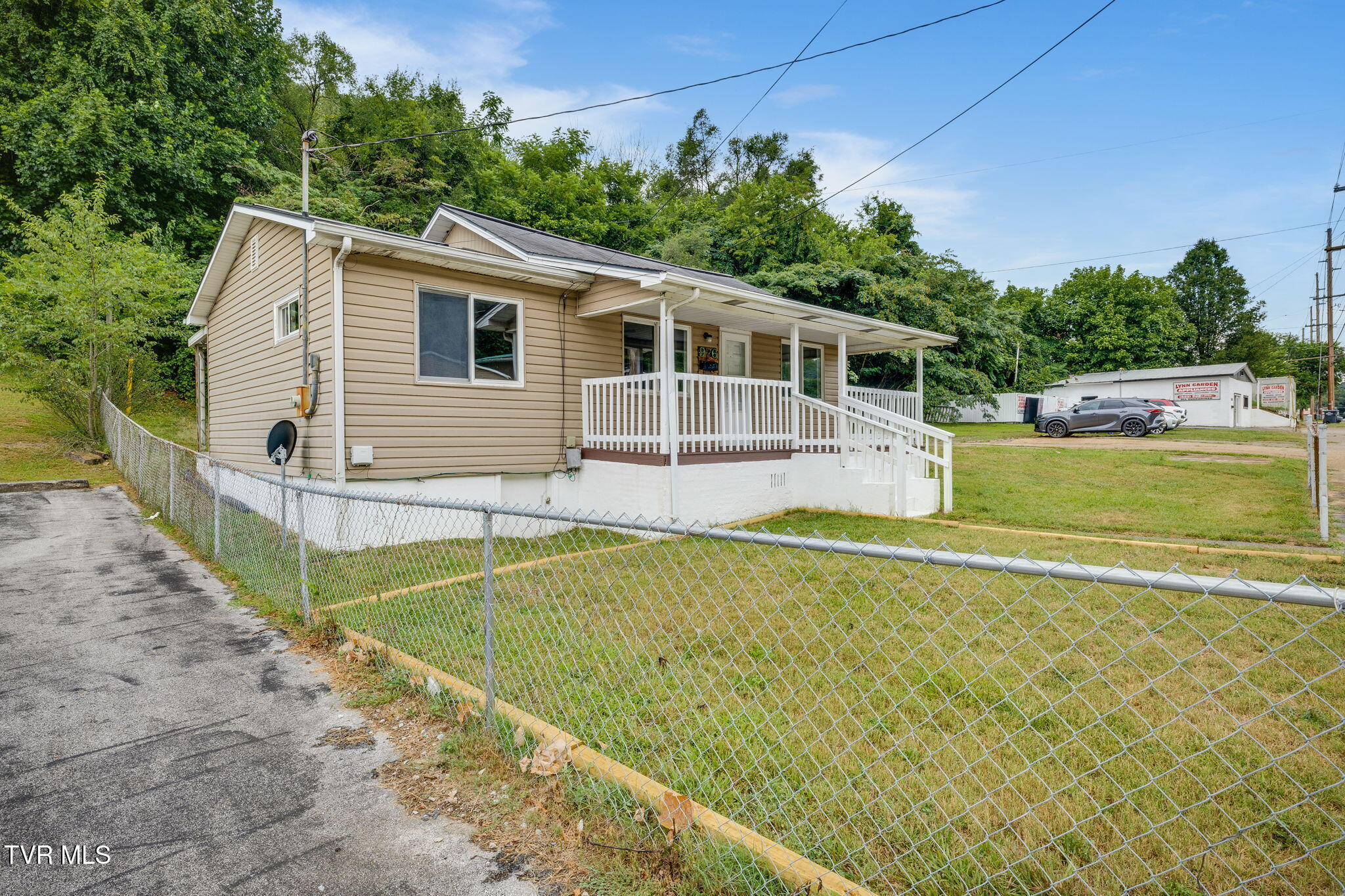 Property Photo: 976 Lynn Garden Drive TN 37665