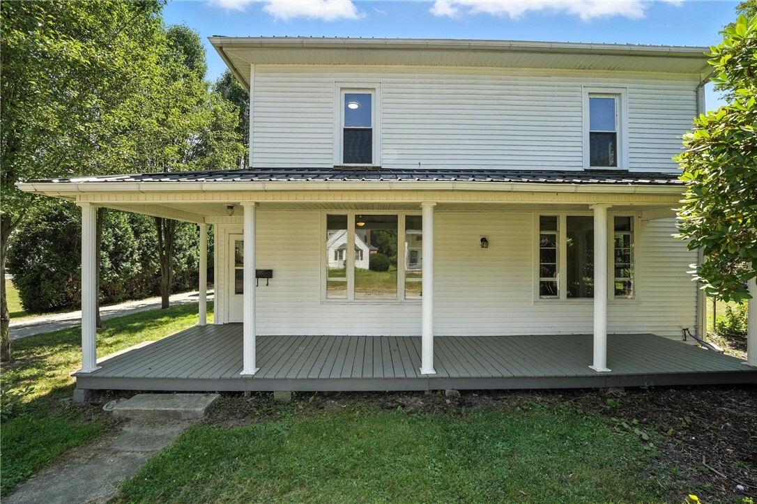 Property Photo: 215 S Mercer St PA 16125