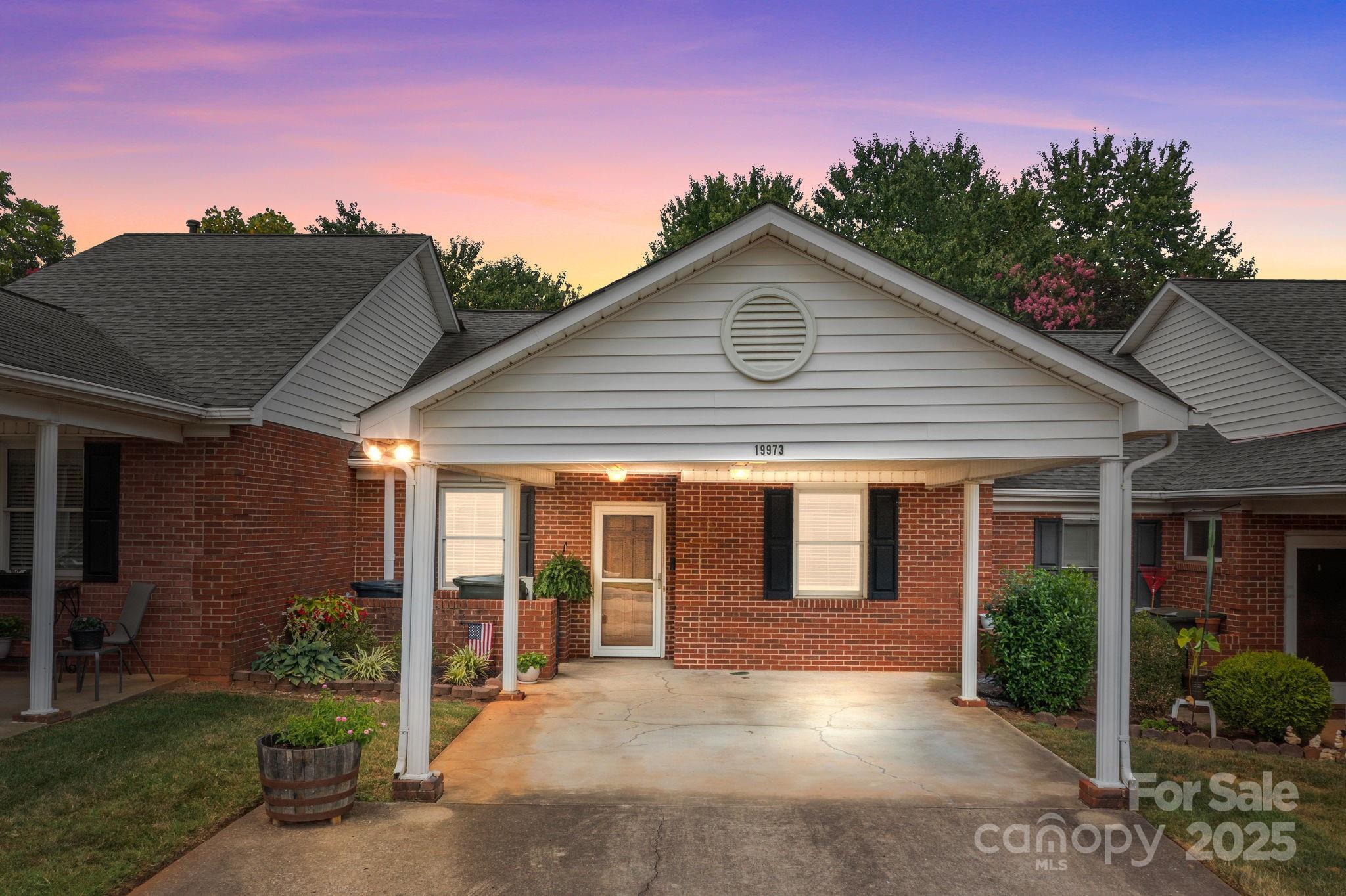 19973 Oak Leaf Circle  Cornelius NC 28031 photo