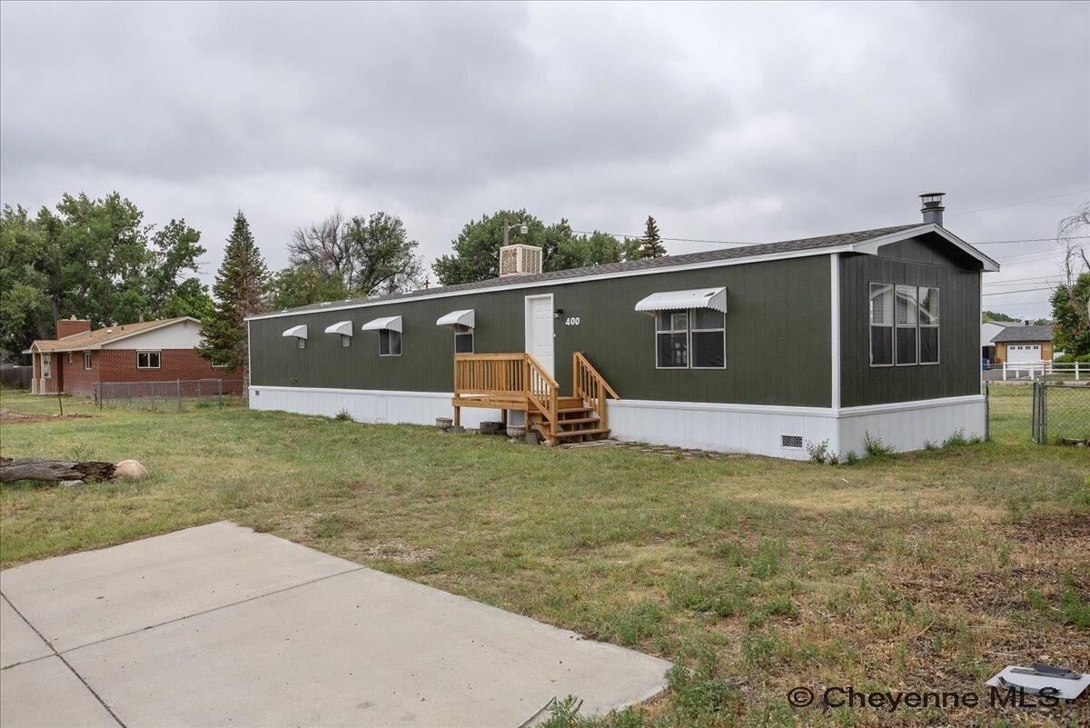 Property Photo: 400 Avenue C WY 82007