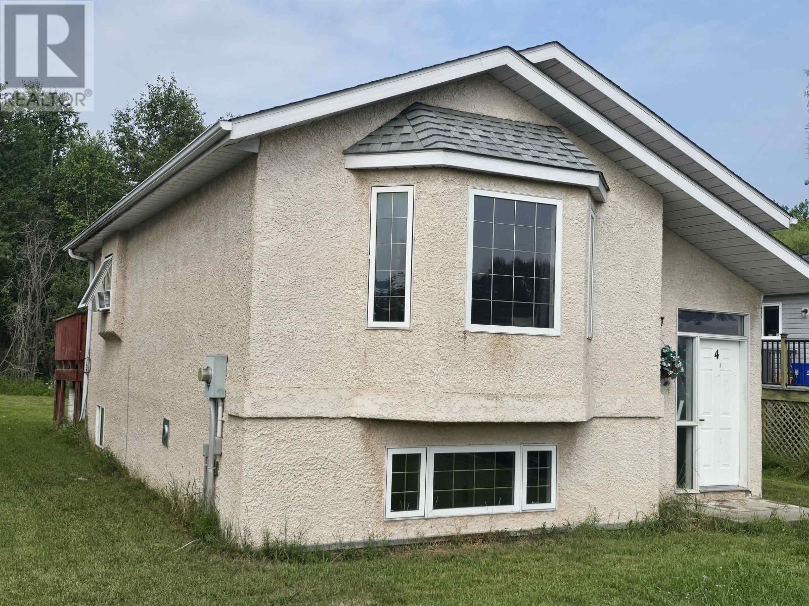 Property Photo: 4 Sunset Pl ON P9N 4H9